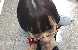 XXX Tied up the girl and fucked by the crowd